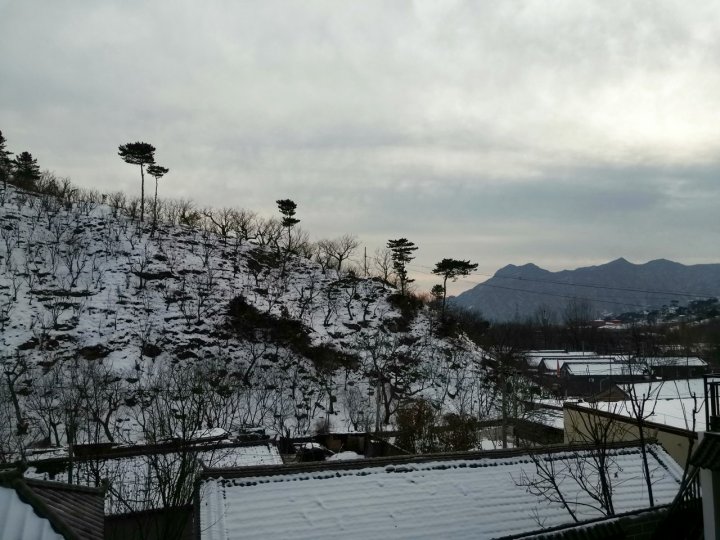 慕田峪长城脚下的荣泉山居特色民宿(怀黄路分店)