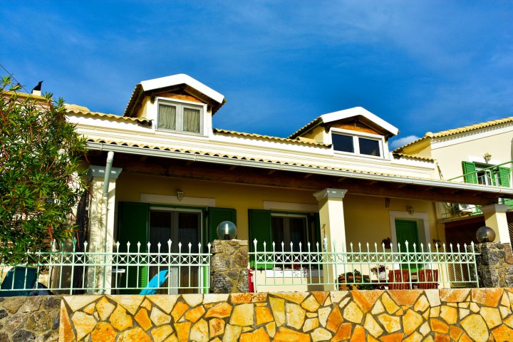 安德罗米达房子, 在德尔菲尼度假村的惊人房子(Andromeda House, Amazing House at Delfini Resort)