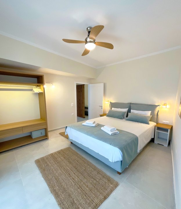 Beachfront 4-Bed Luxury Suite - Agios Gordios, Corfu, Greece