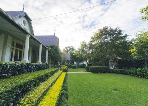 Lovely Guesthouse in Pretoria Welcoming You on a Spacious Room with Breakfast