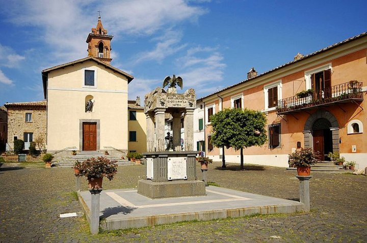 红屋/罗萨公寓 - 靠近维特波巴尼奥雷焦的奇维塔(Red House/Casa Rossa - Near Civita di Bagnoregio)