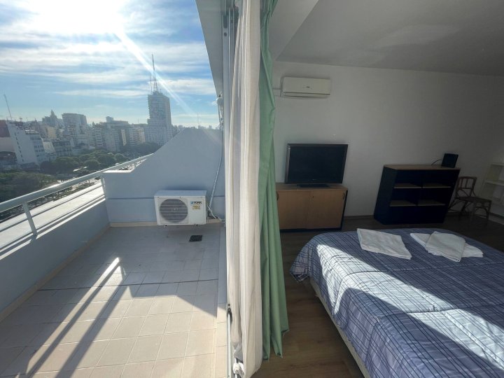 Studio Apartment on 13th Floor above 9 de Julio Avenue.