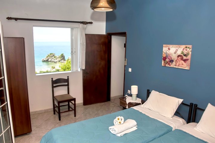 Holiday Apartments in Pelekas Beach, Corfu