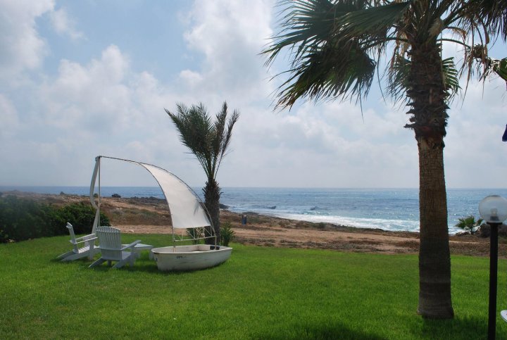 海滨别墅，带私人 heated 热游泳池，帕福斯322的安静区域(Sea Front Villa with Private Heated Pool, Quiet Area Paphos 322)