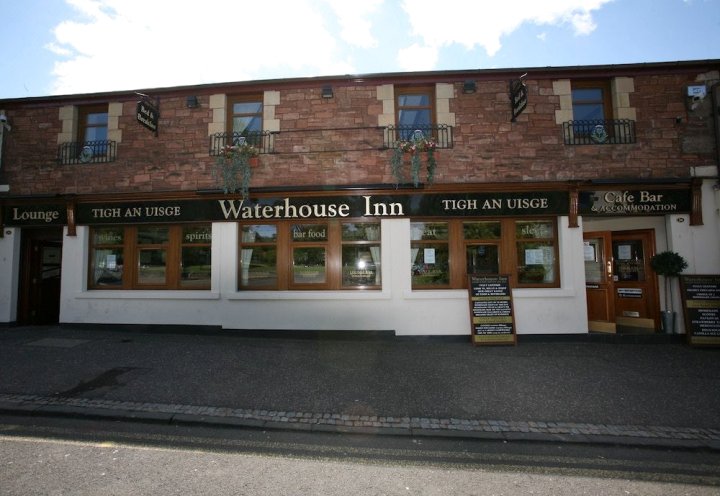 水屋旅馆(Waterhouse Inn)