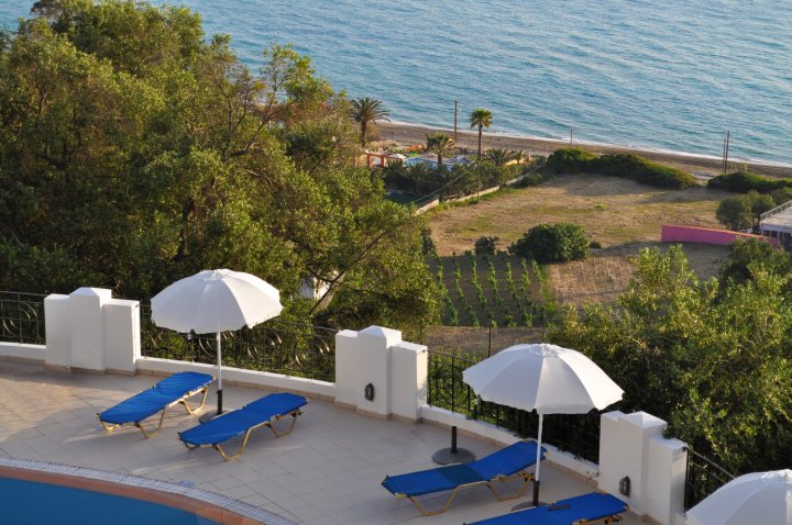 Maria假日公寓，带有游泳池和全景视野 - 阿吉奥斯戈尔迪奥斯海滩(Holiday Apartments Maria with Pool and Panorama View - Agios Gordios Beach)
