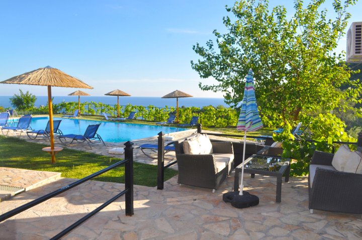 Large Apartment by the Pool - Pelekas Beach, Corfu