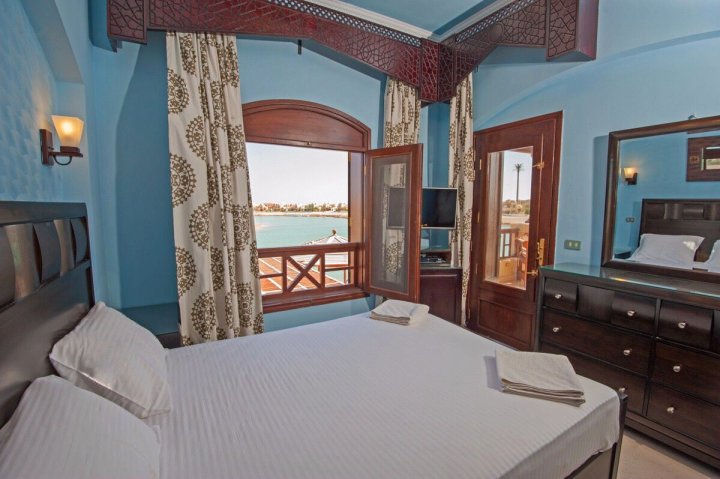 埃尔贡纳4卧别墅(4 Bed El Gouna Villa)