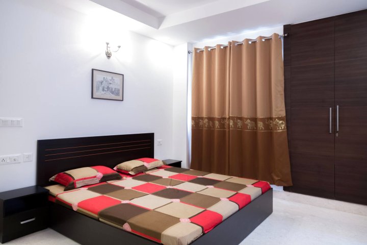 3 Bedroom & Living Area Service Apartment - Center Delhi