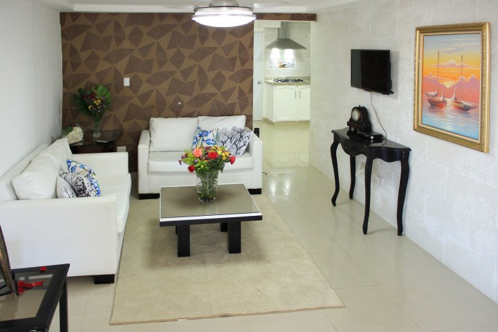 全配备新3卧室公寓>dt>距海滩2分钟(Fully Equipped New 3Br Apt–dt–2Mins to the Beach)