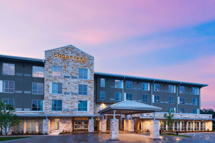 Courtyard Austin Dripping Springs