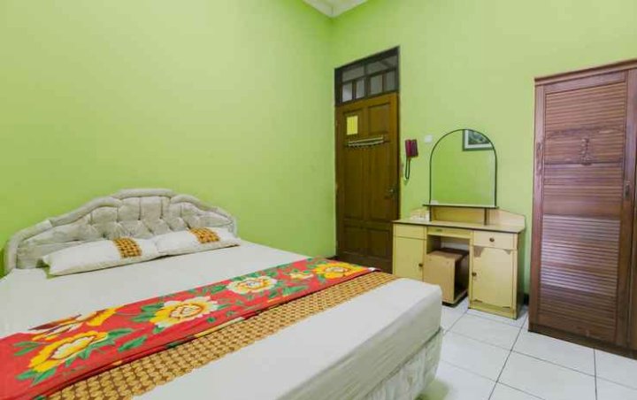 泗水利亚蒂宾馆(Riyadi Guest House Surabaya)