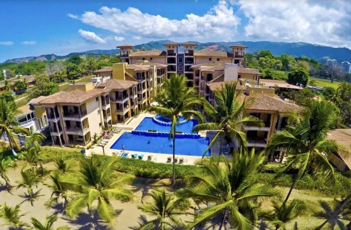 Beachfront Jaco Condos - Fully Equipped - 6 Pax