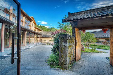 咸丰坪坝营森林酒店