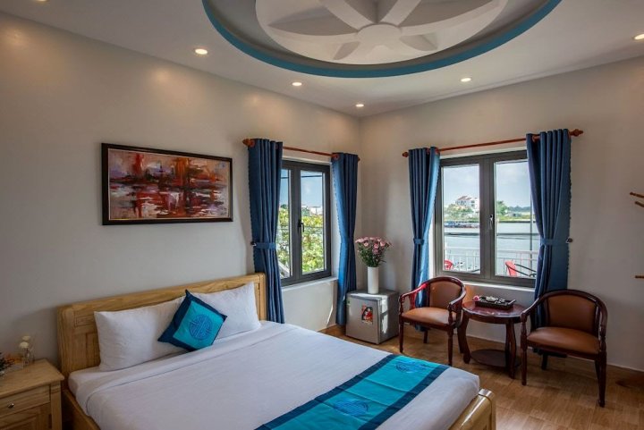 明安河滨别墅酒店(Minh An Riverside Villa)
