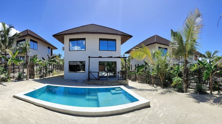 沙滩棕榈住宅(Sand Beach Palm Residence)