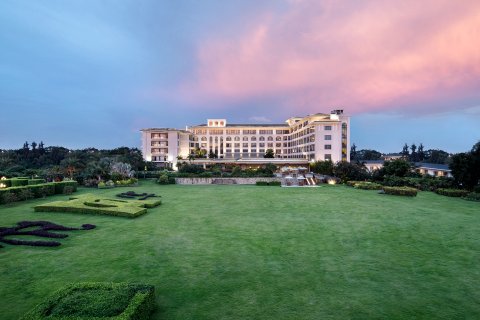 厦门悦华酒店(华荣路地铁站店)