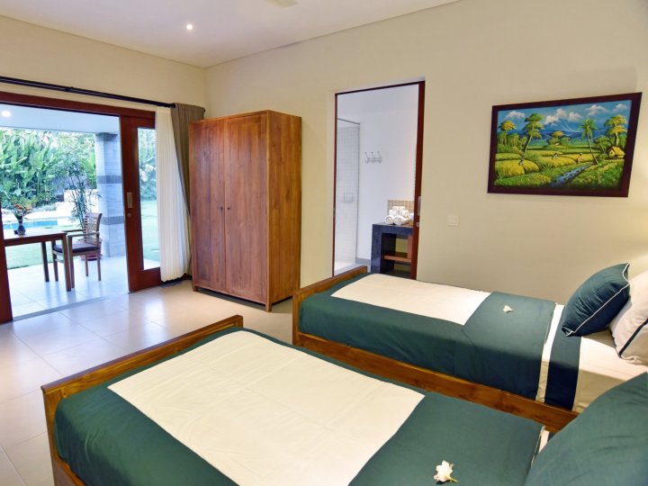 Best Selling Family 5 Bedrooms Pool Villa in Canggu