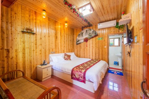 云水谣满芬木房客栈