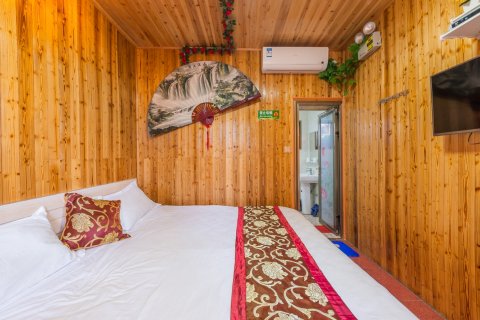 云水谣满芬木房客栈