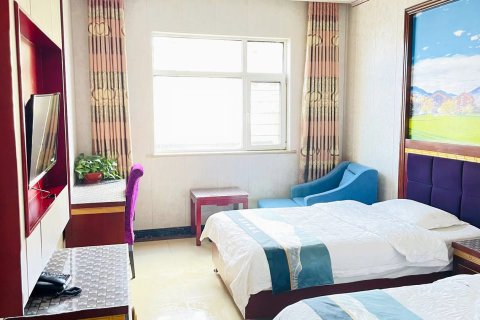 共和高原红酒店