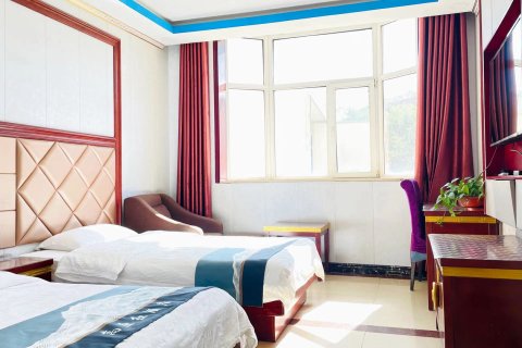 共和高原红酒店