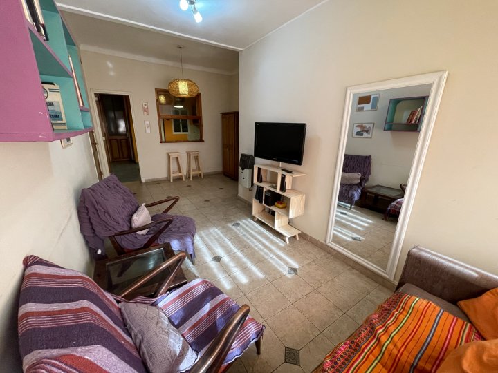 "别墅乌尔基萨的舒适退隐所：宽敞的两卧室出租"("cozy Retreat in Villa Urquiza: Spacious 2-Bedroom Rental")