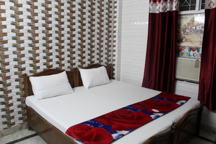拉赫哈尼旅馆(Hotel Royal inn Bhogal)