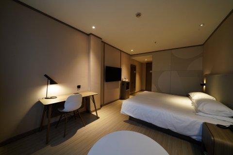 汉庭酒店(长兴东鱼坊步行街店)