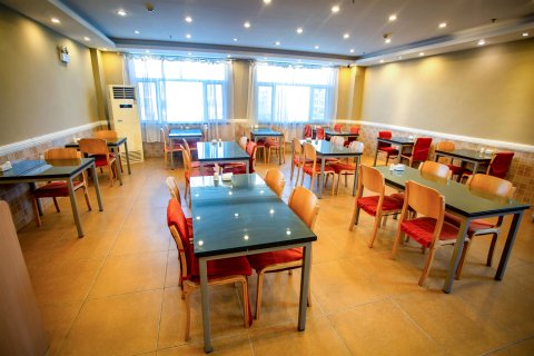 如家酒店(奇台健康西路古城商业街店)