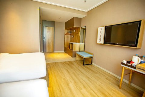 如家酒店(奇台健康西路古城商业街店)