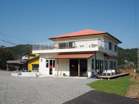 Guesthouse & Beach Cafe Fuego, Hostel