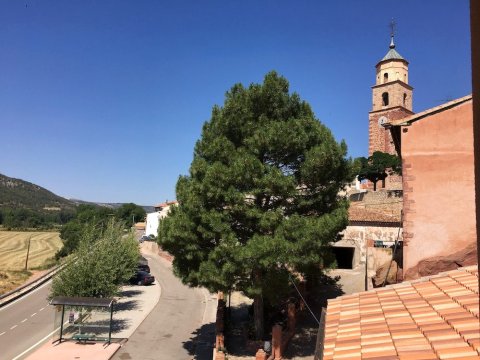 托雷斯德亚尔瓦拉辛餐厅酒店(Hotel Restaurante Torres de Albarracín)