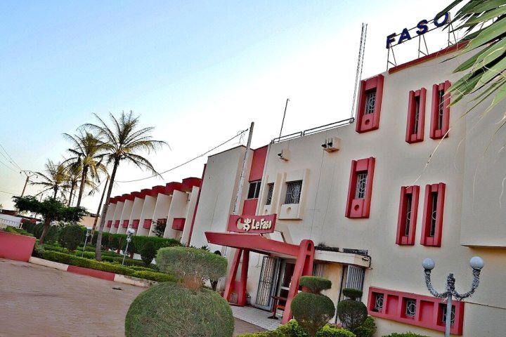法索酒店(Hotel Faso)