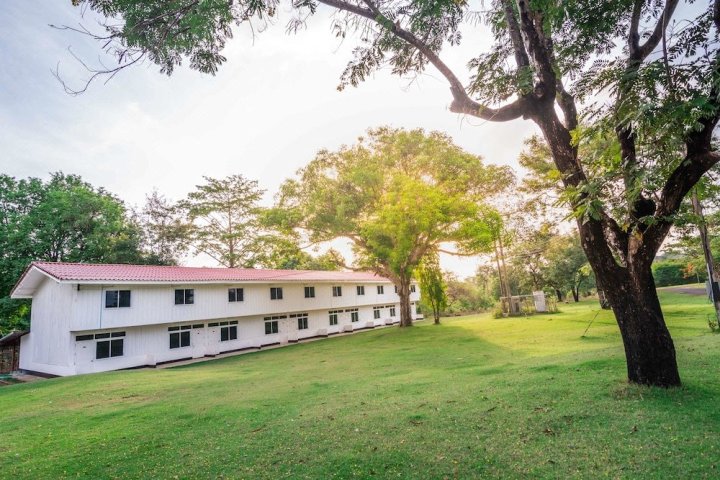 巴色高尔夫度假村(Pakse Golf Resort)