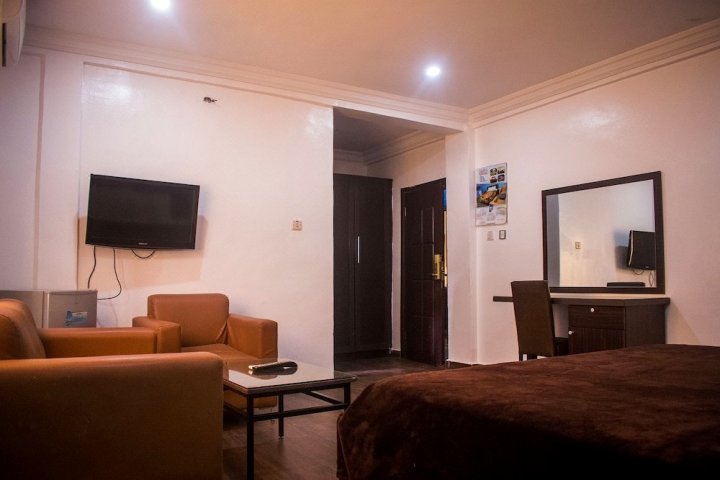精美套房及会议中心酒店(Exquisite Suites & Conference Centre)
