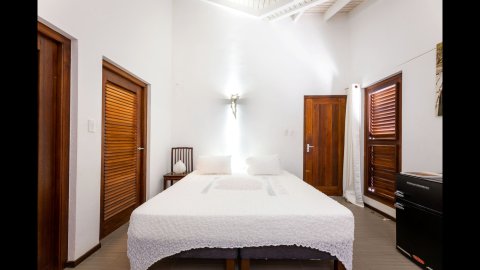 Grace Stay - Beautiful Spacious Room in Villa mi Cuna with Swimming Pool