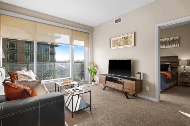Modern Calgary Apartments - Calgary 1320 1St SE 1503 P4 2Bd 2Bath