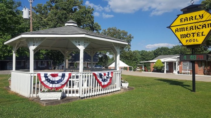 早起美国人汽车旅馆(Early American Motel)