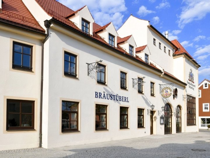 希尔林格布罗伊斯图贝酒店(Hotel Schierlinger Bräustüberl)