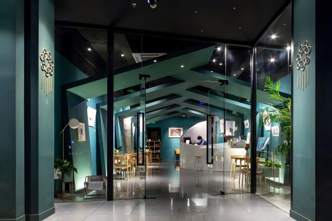 喏喏ROOF·里兹米拉酒店(昆明南屏步行街交三桥地铁站店)