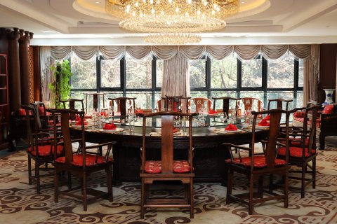 宁海天明山森林温泉大酒店