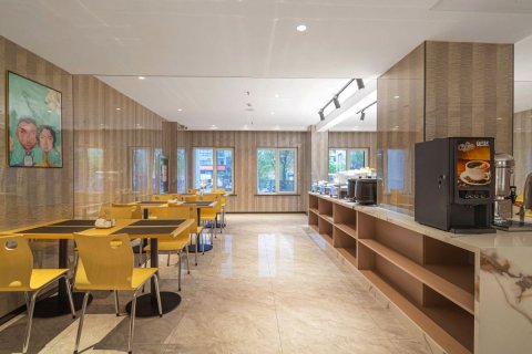 白玉兰酒店(海阳人民医院金海螺广场店)