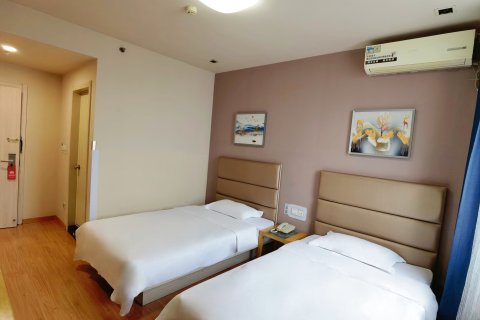 银座佳驿酒店(潍坊东风街泰华城假日广场店)