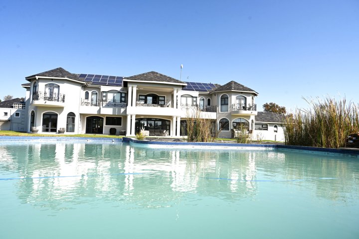 Villa Tasha Luxury Suites, Lanseria
