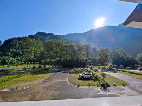 三峡竹海溪畔人家客栈(芝茅公路分店)