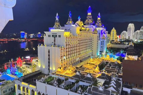 西双版纳七彩曼景度假酒店(告庄星光夜市店)