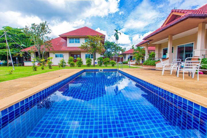 清迈 11 室游泳池度假村(Chiangmai 11room swimming pool holiday village)