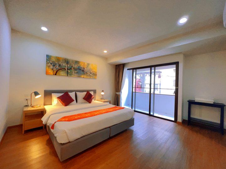 芭东套房公寓(The Suites Apartment Patong)