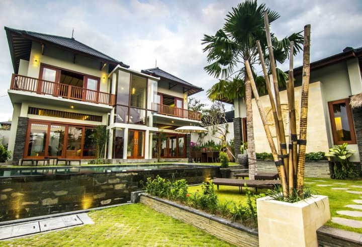 巴厘岛优玛别墅酒店(Yoma Villas Bali)